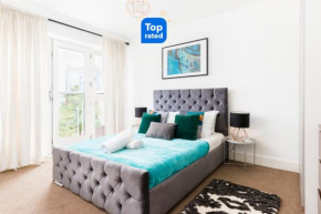 Haus Spacious Parkside Balcony Apartment, WIFI, Smart TV
